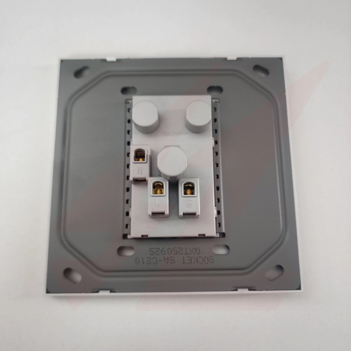 Single Electrical Socket Silver modren Wall Plate design.
Smart Life Lighting & Electrical