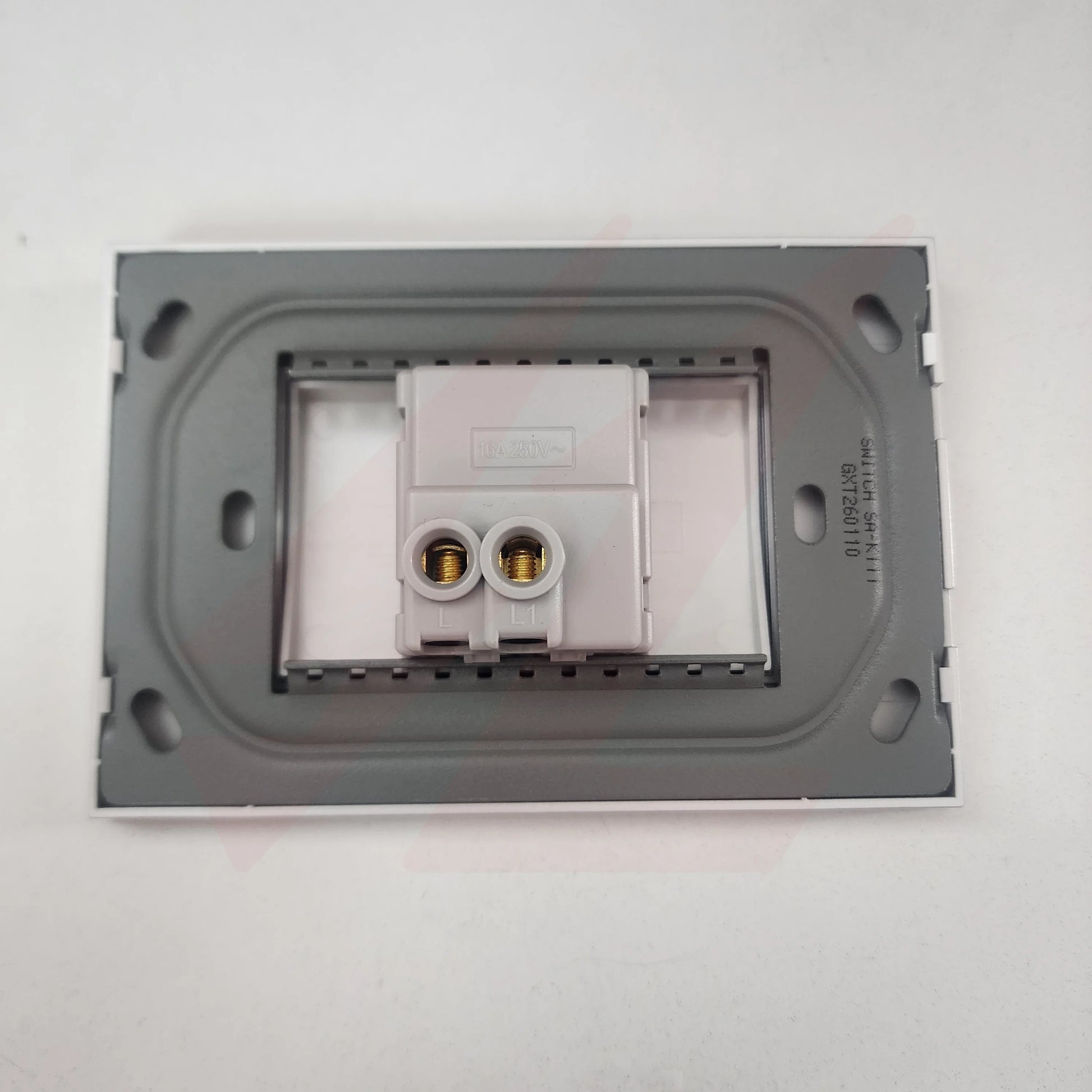 Silver 1 lever 1 way wall switch with modern design.
Smart Life Lighting & Electrical		
