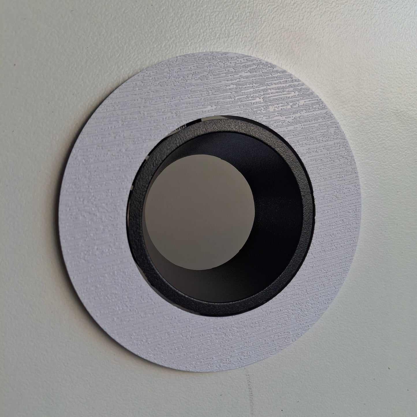 Anti glare downlight fitting MD8-01.