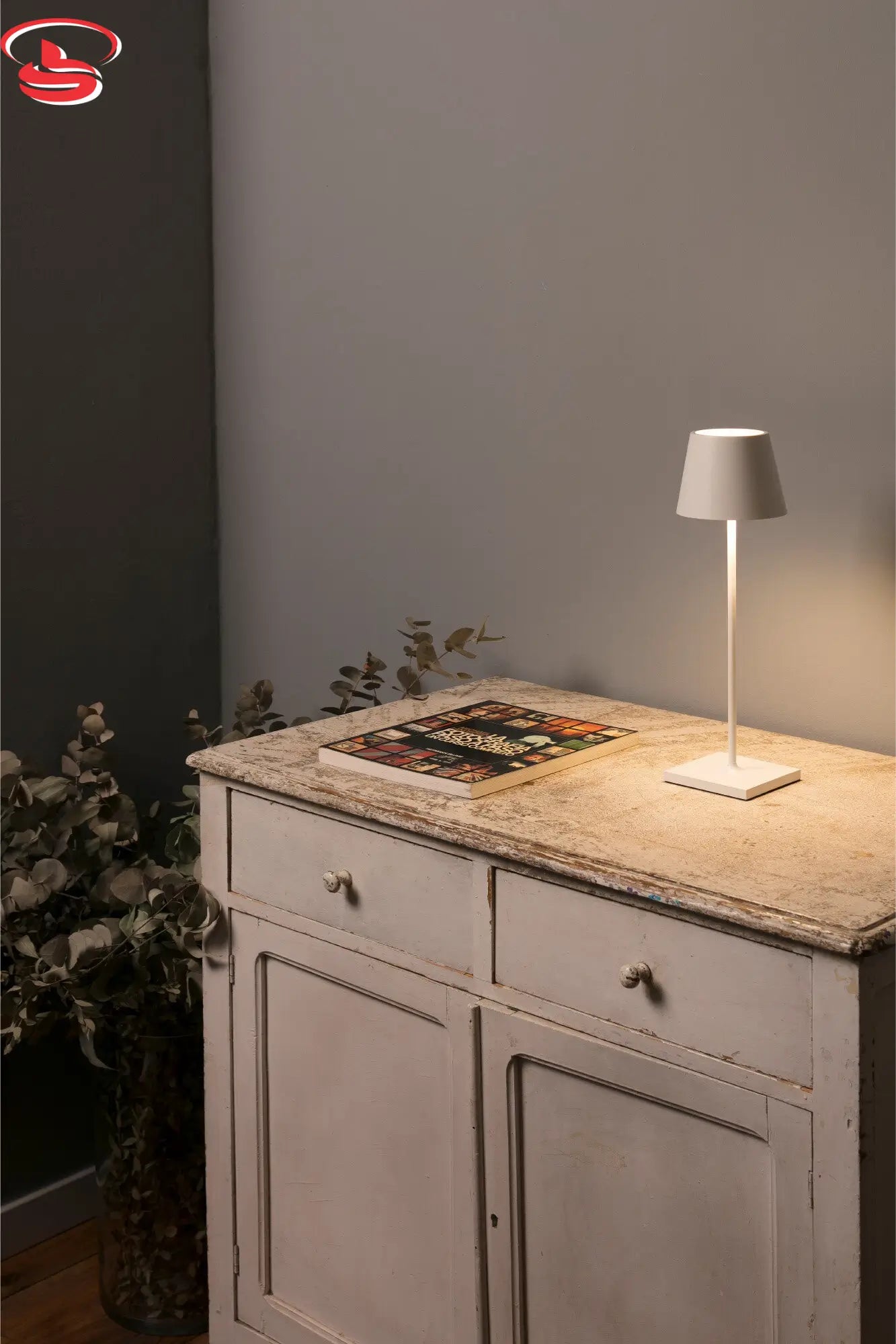 Modern adjustable rechargeable LED touch lamp with metal body and 3 colour modes – elegant table lamp for bedroom, living room, and restaurant décor in South Africa.
Smart Life Lighting & Electrical
