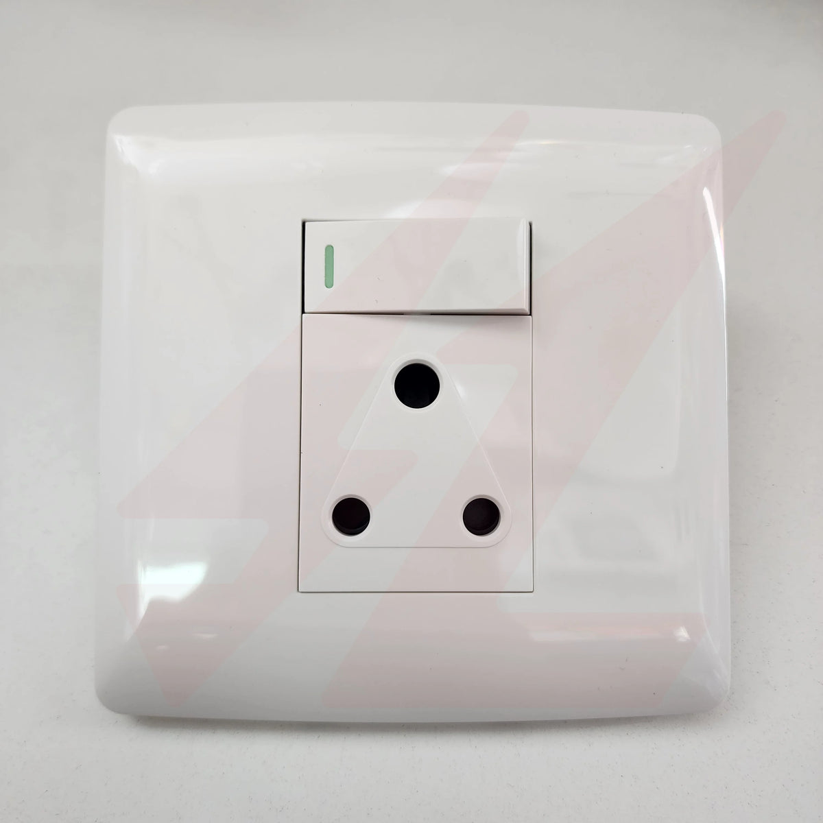 Single Electrical Socket White modren Wall Plate design.
Smart Life Lighting & Electrical		